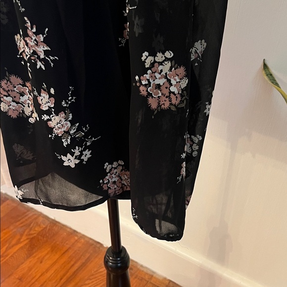 Lucky Brand Sheer Floral Black Blouse - Picture 7 of 9